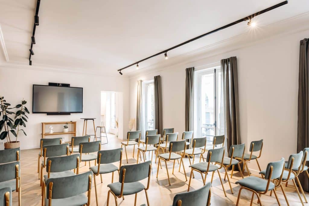 salle de conférence pouvant avoir différents agencements